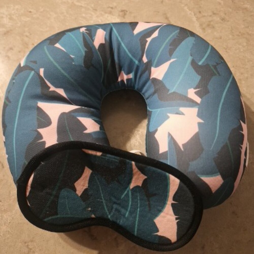 SOHA LIVING Banana Leaves Neck Pillow & Eye Mask Set of 2